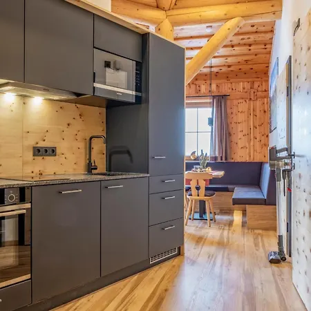 Apartment Deluxe Zirberl 6 *