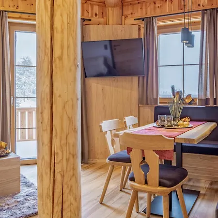 Deluxe Zirberl 6 Apartment